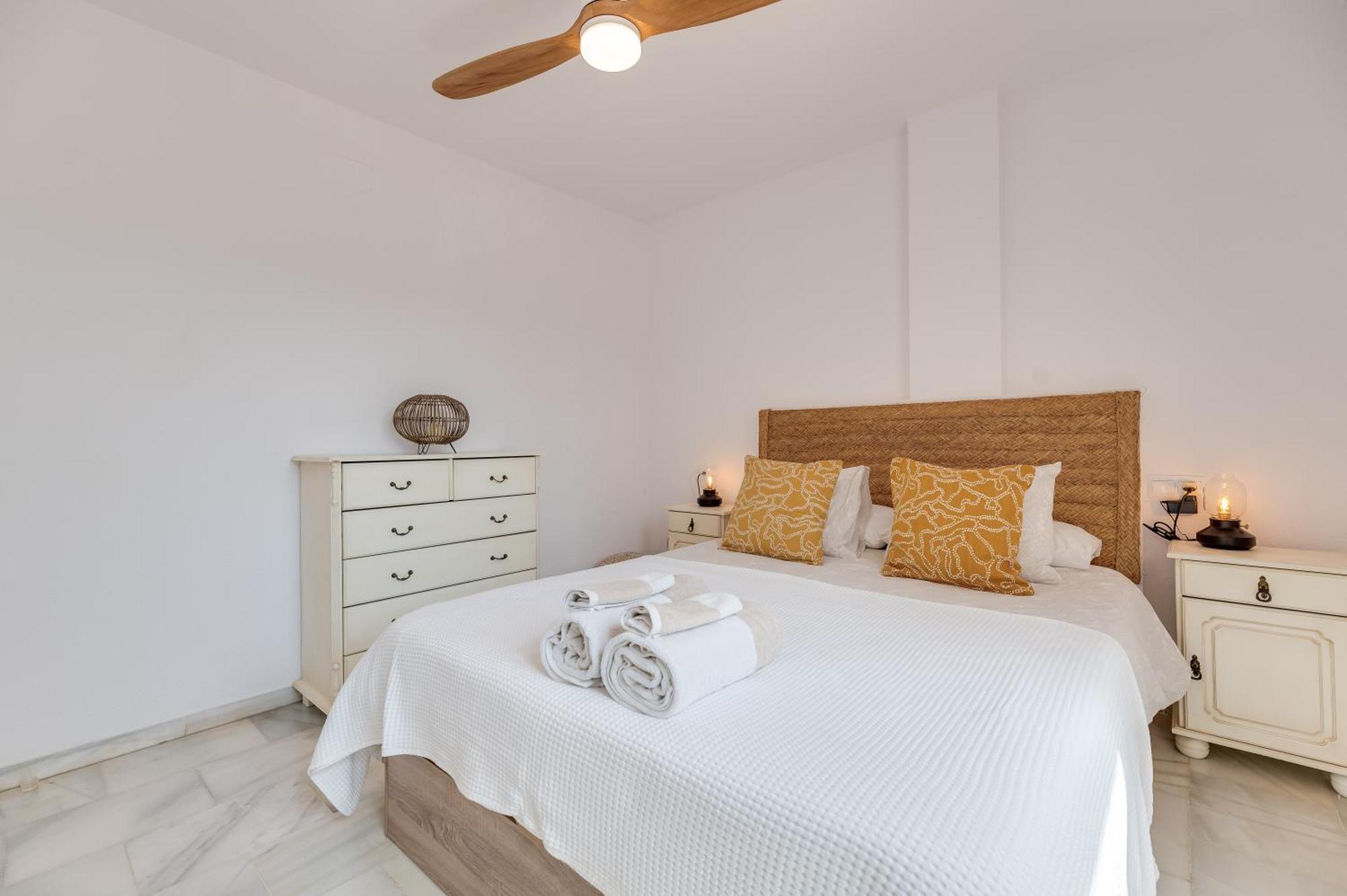 Apartamento Con Amplio Porche Y Bbq Бенальмадена Екстер'єр фото